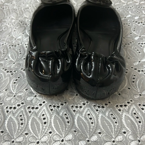 Tory Burch Black Leather Loafers Flats - Picture 3 of 7